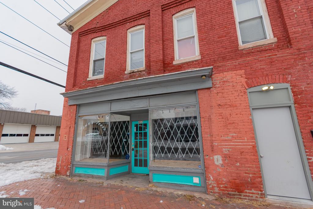 432 W MARTIN STREET