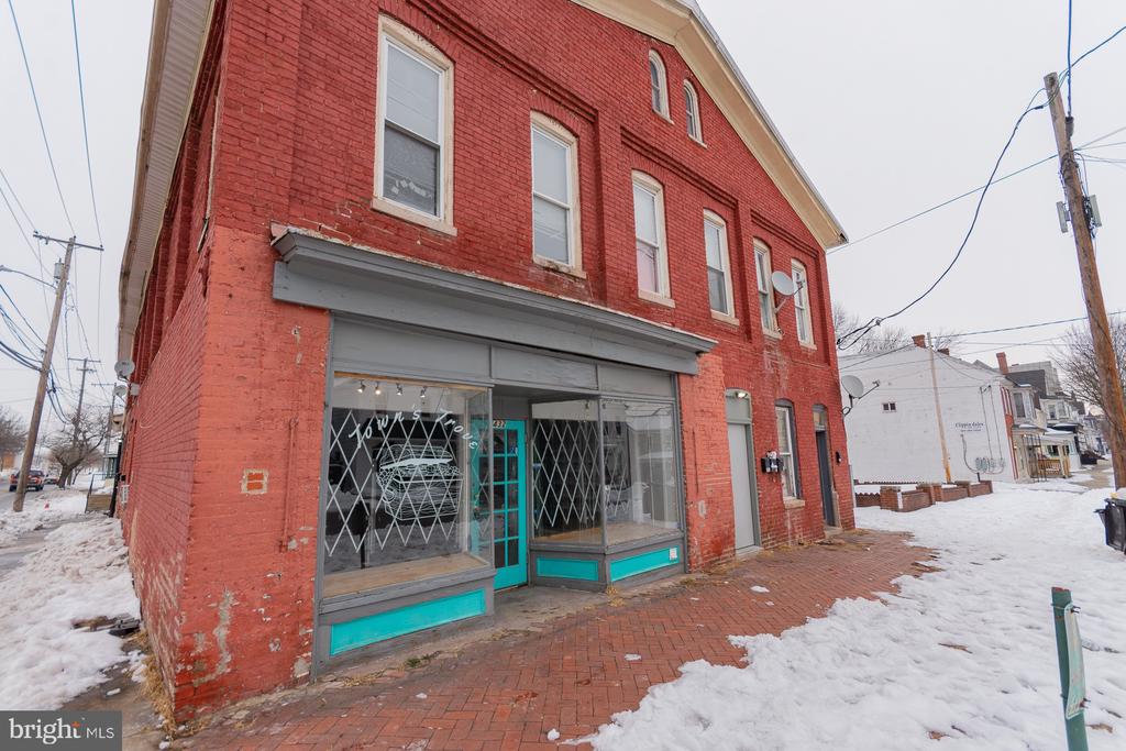 432 W MARTIN STREET
