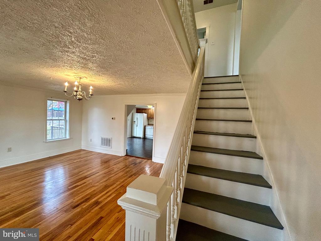2266 HENSHAW ROAD