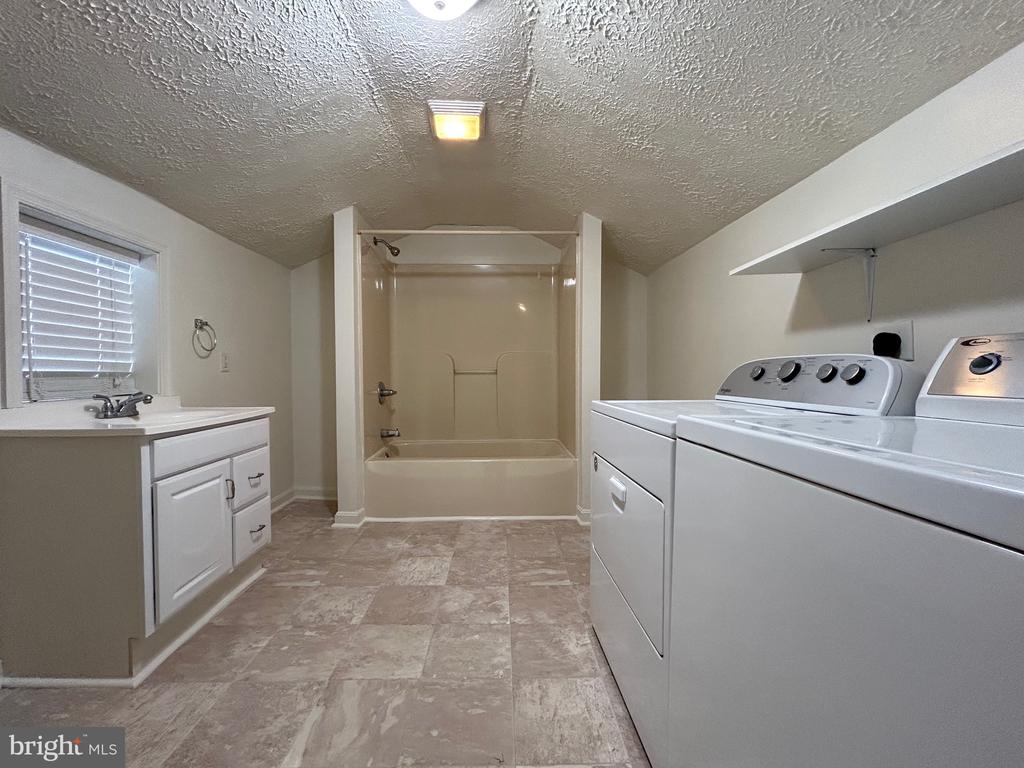 2266 HENSHAW ROAD