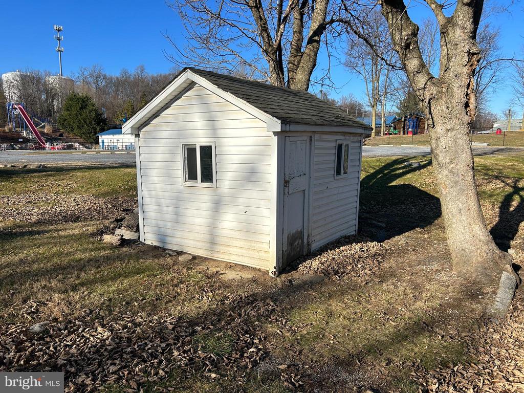 2266 HENSHAW ROAD