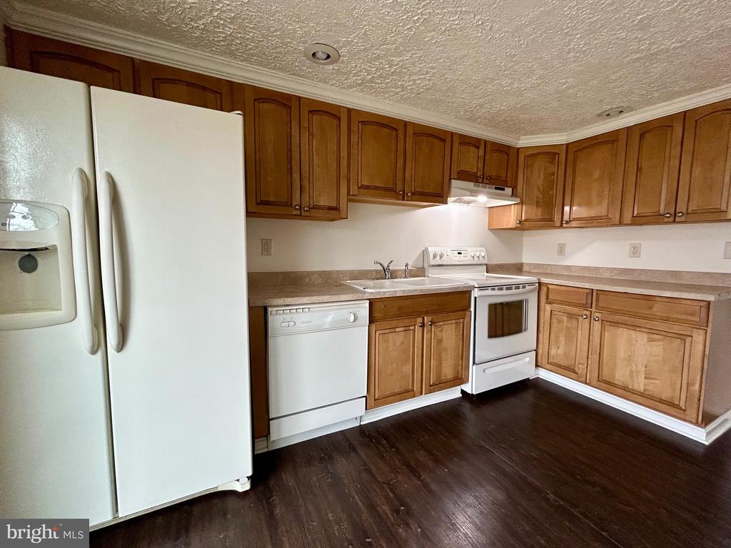 2266 HENSHAW ROAD