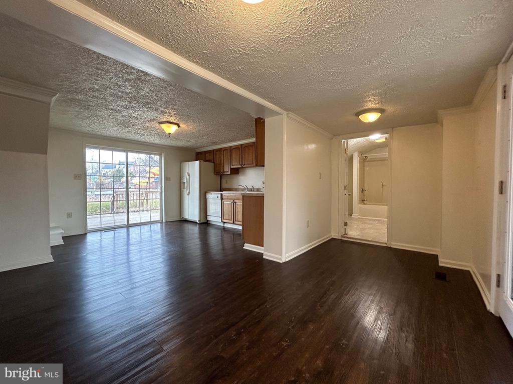 2266 HENSHAW ROAD