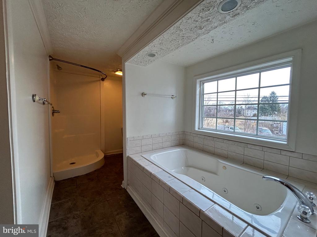2266 HENSHAW ROAD