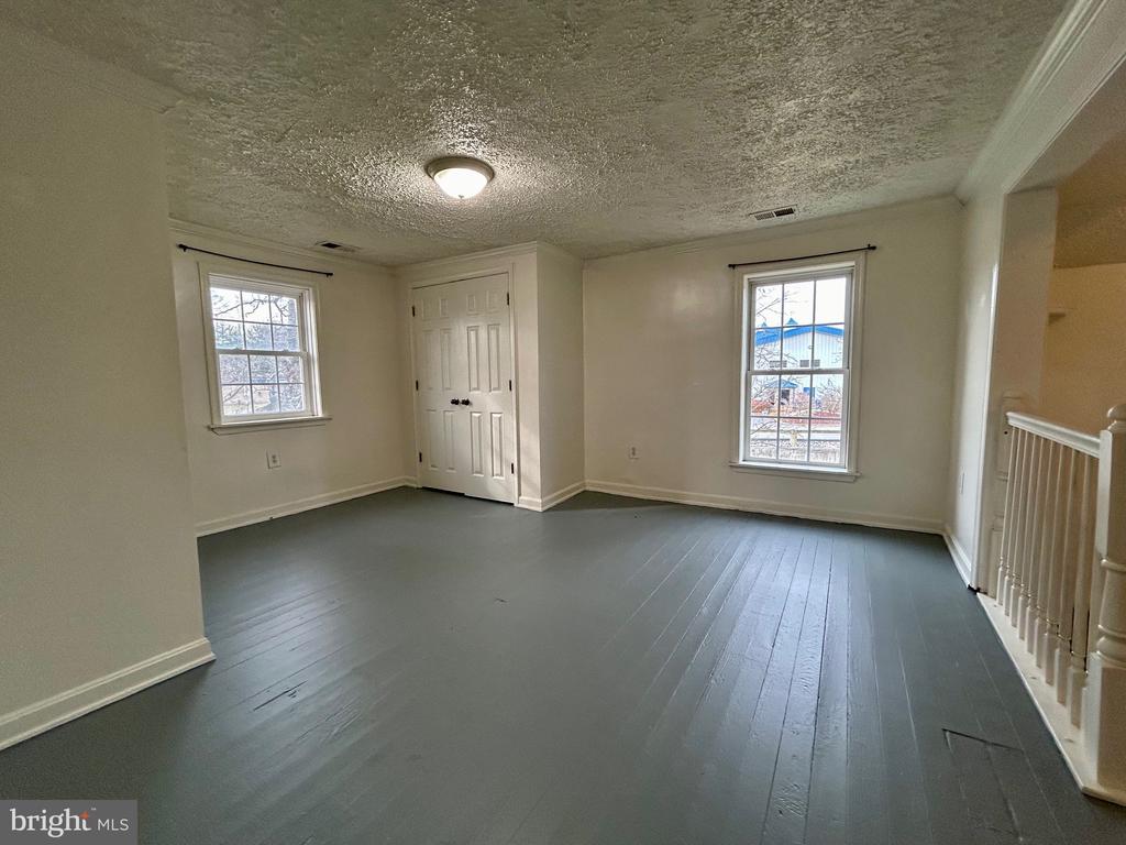 2266 HENSHAW ROAD