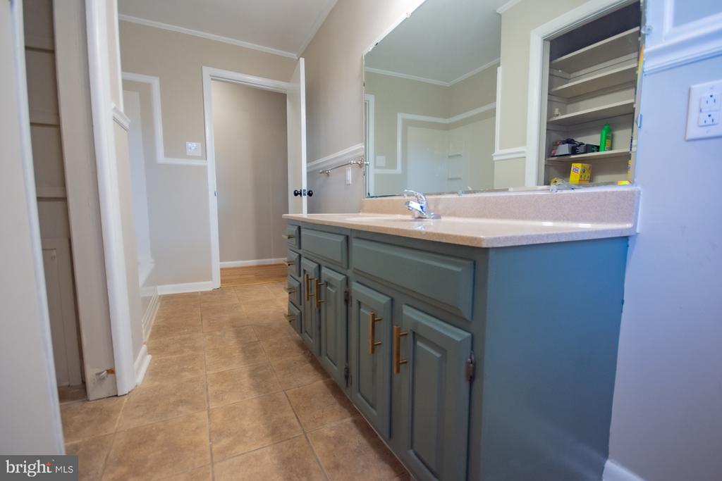 508 EDGEMONT TERRACE