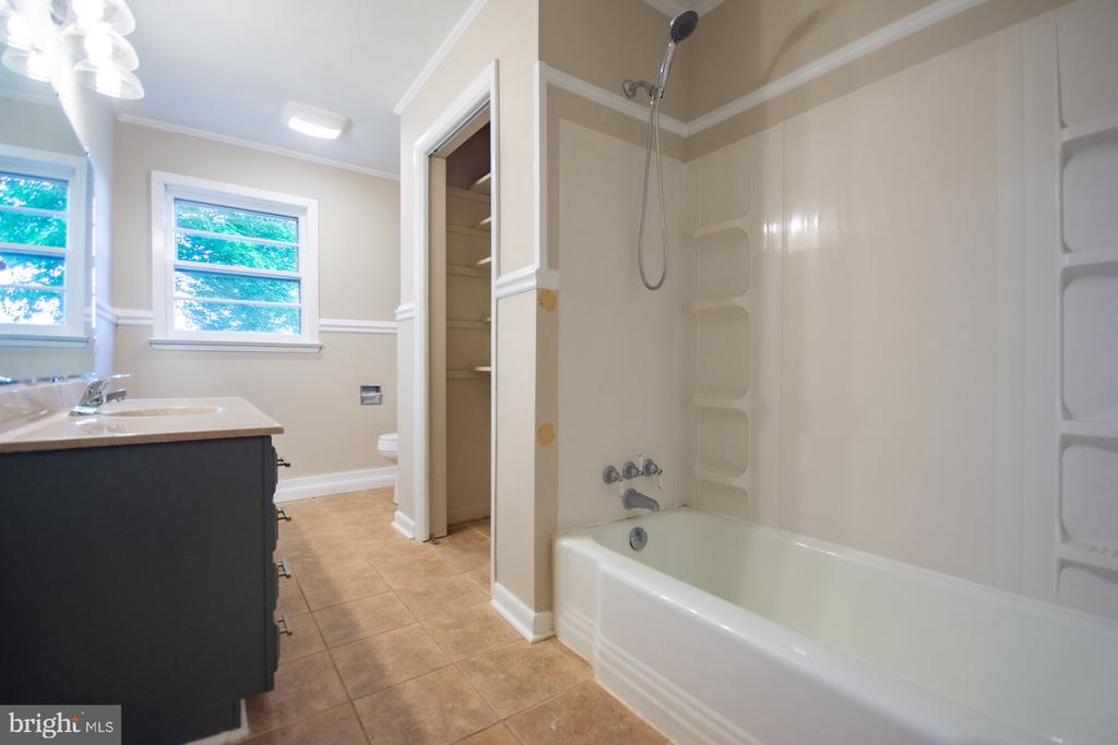 508 EDGEMONT TERRACE