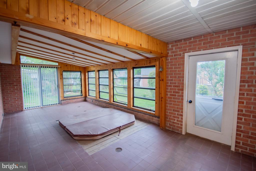 508 EDGEMONT TERRACE
