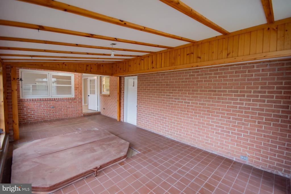 508 EDGEMONT TERRACE