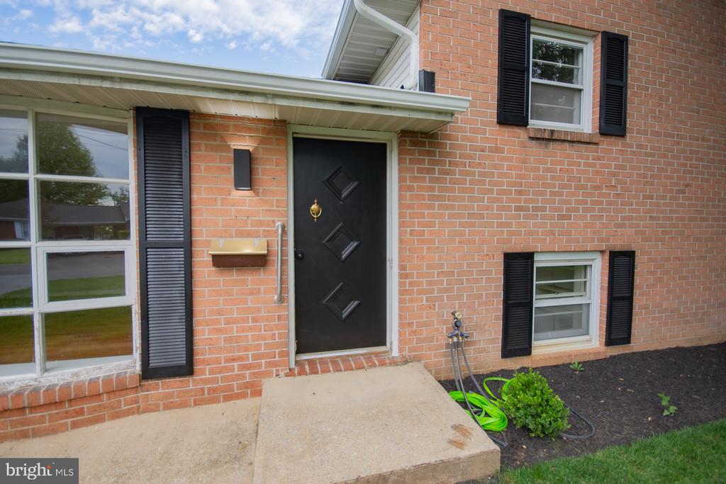 508 EDGEMONT TERRACE