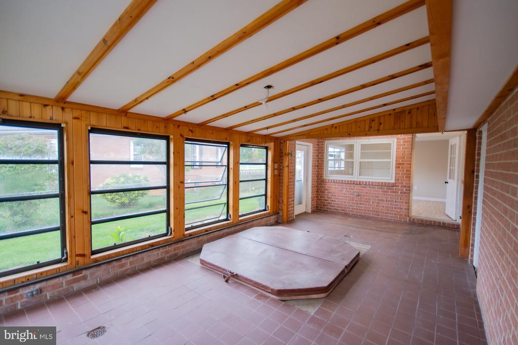 508 EDGEMONT TERRACE