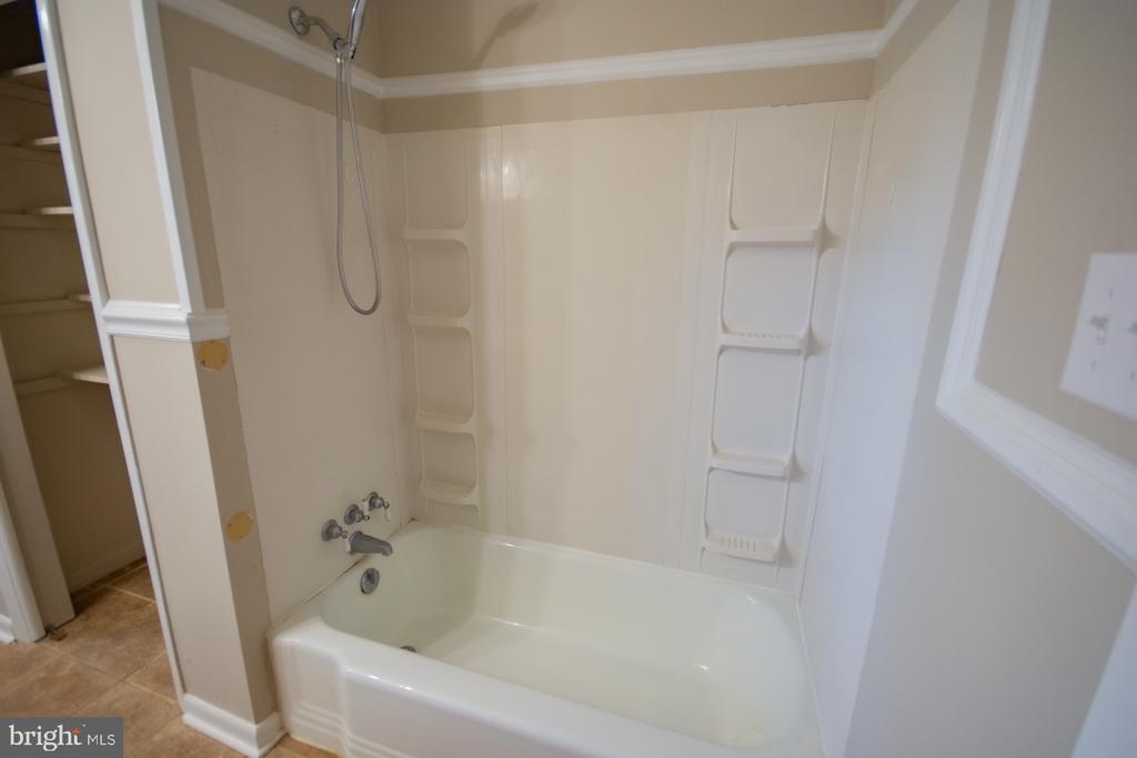 508 EDGEMONT TERRACE