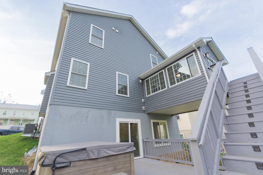 526 THIRD STREET