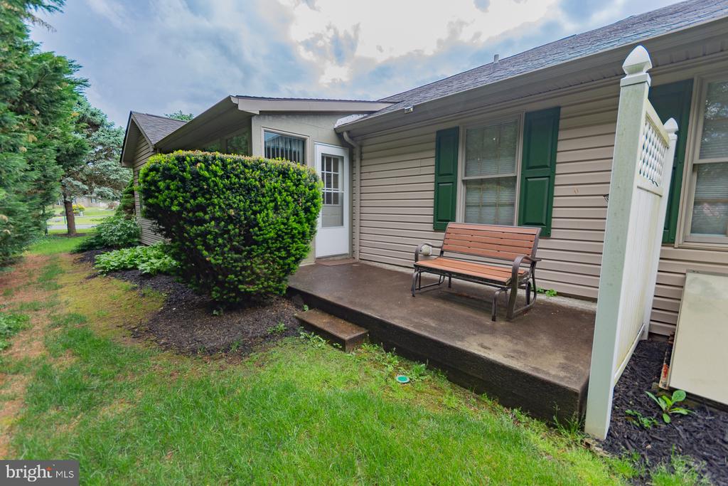 406 AZALEA LANE