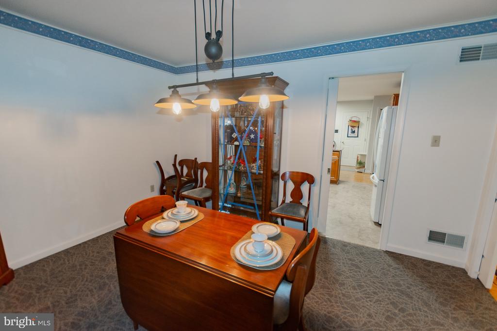 406 AZALEA LANE
