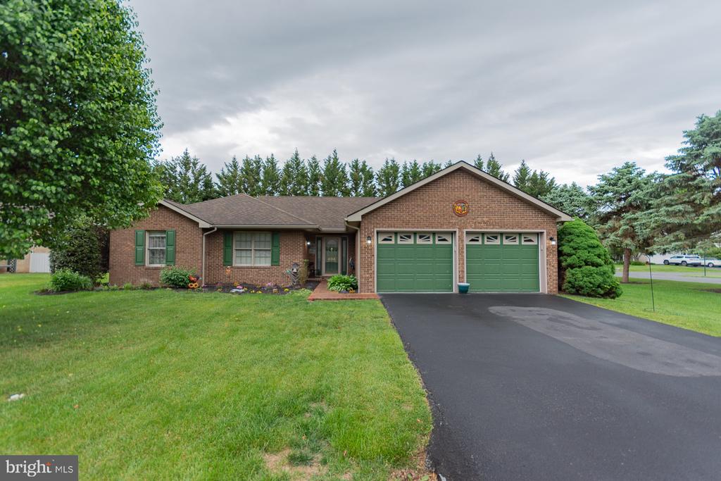 406 AZALEA LANE