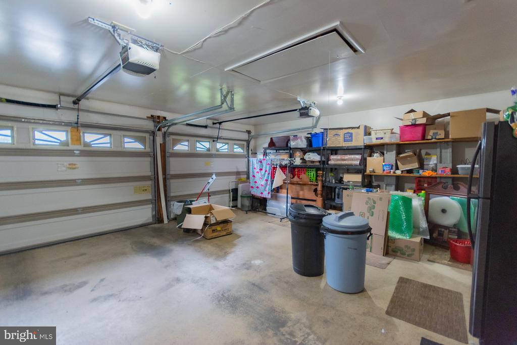 406 AZALEA LANE