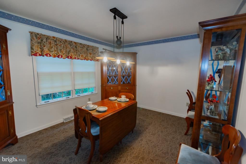 406 AZALEA LANE