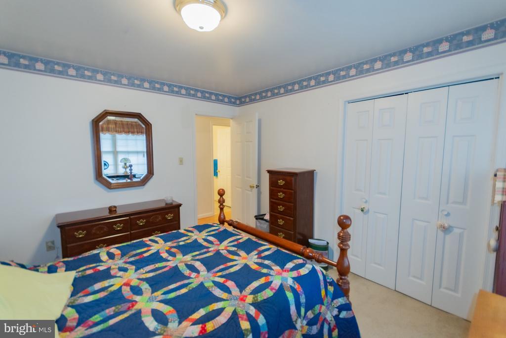 406 AZALEA LANE