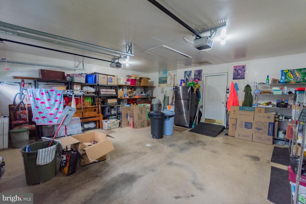 406 AZALEA LANE