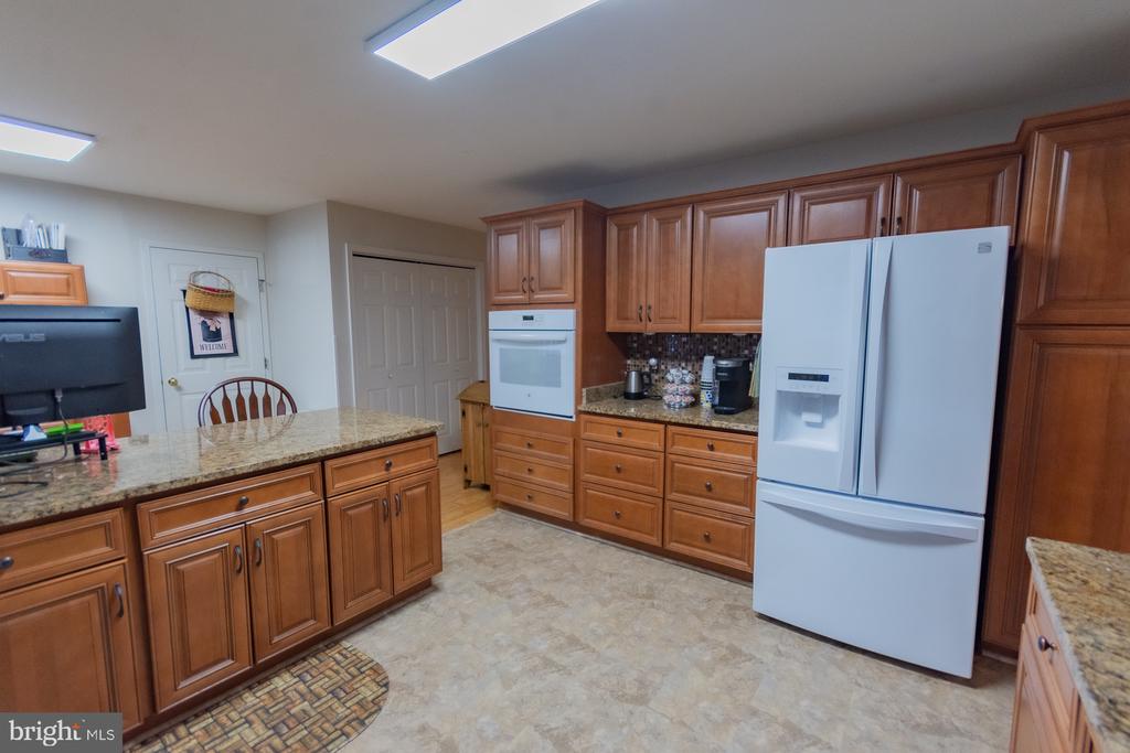 406 AZALEA LANE