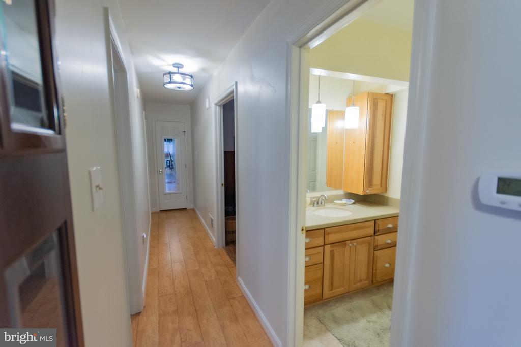 406 AZALEA LANE