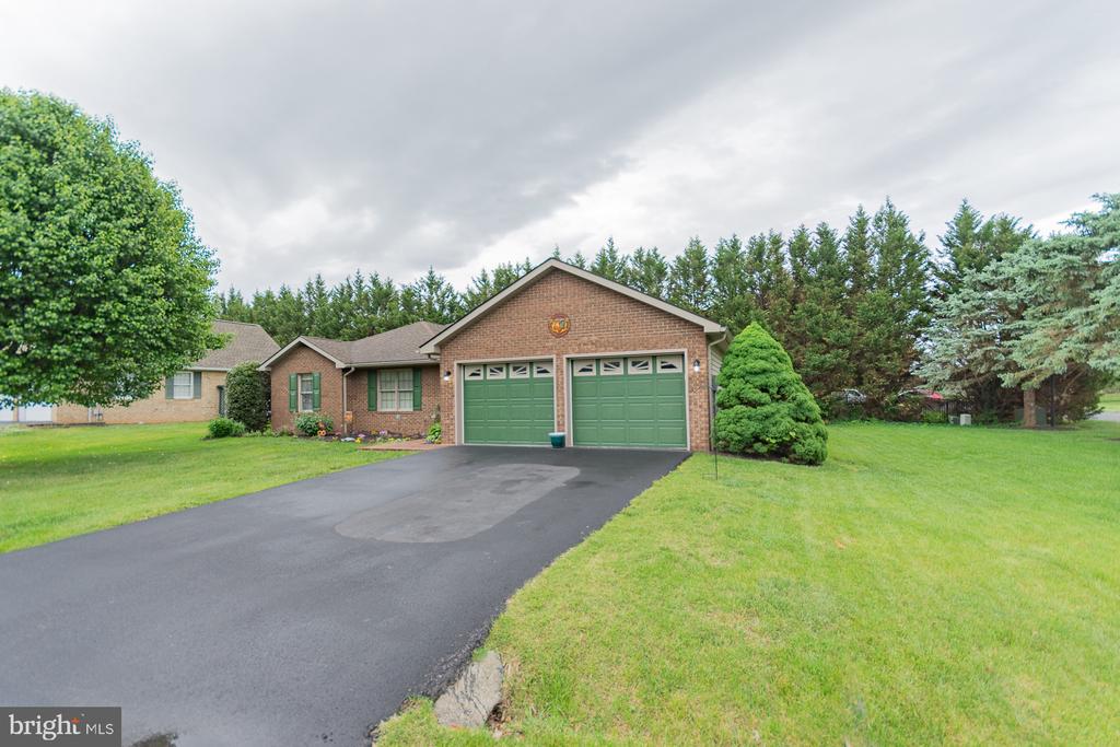 406 AZALEA LANE