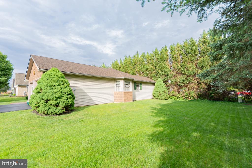 406 AZALEA LANE
