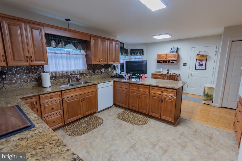 406 AZALEA LANE