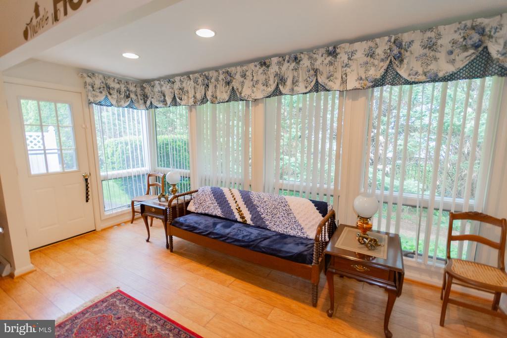 406 AZALEA LANE