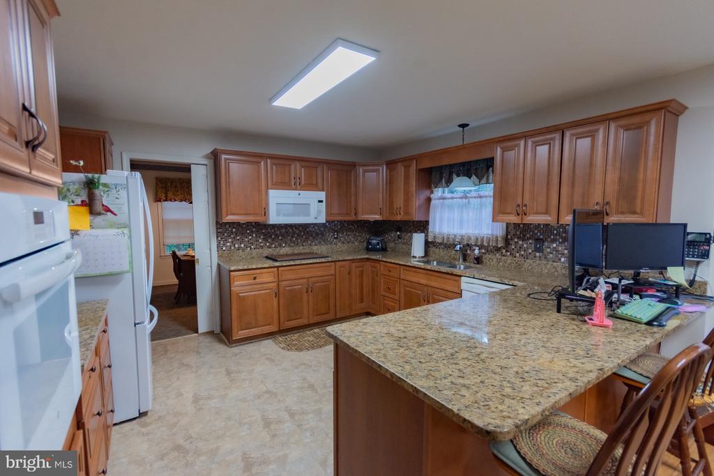 406 AZALEA LANE