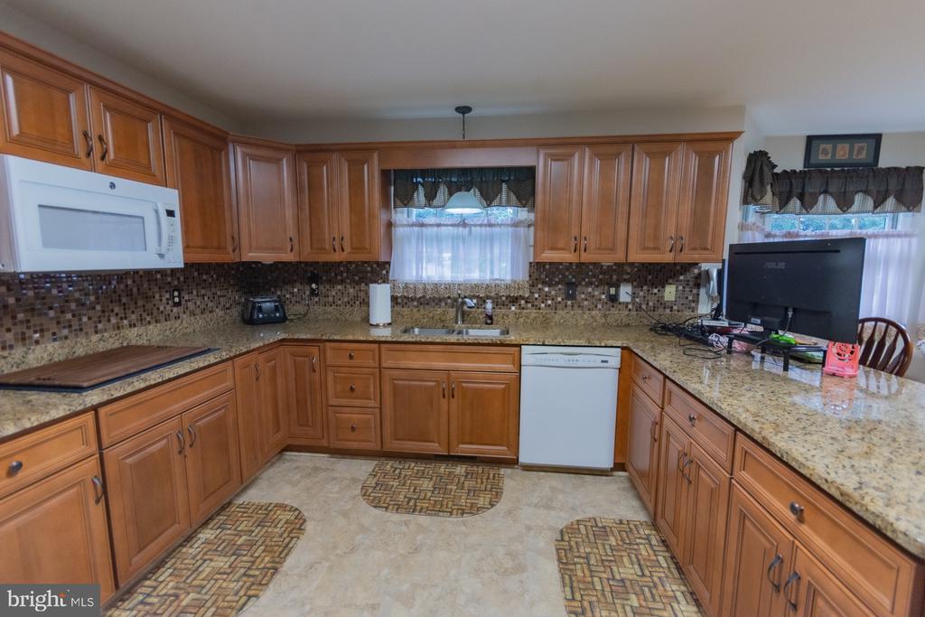 406 AZALEA LANE