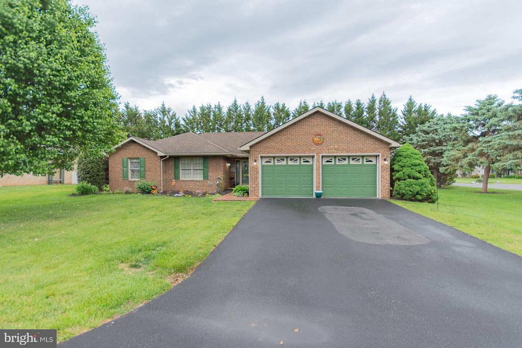 406 AZALEA LANE