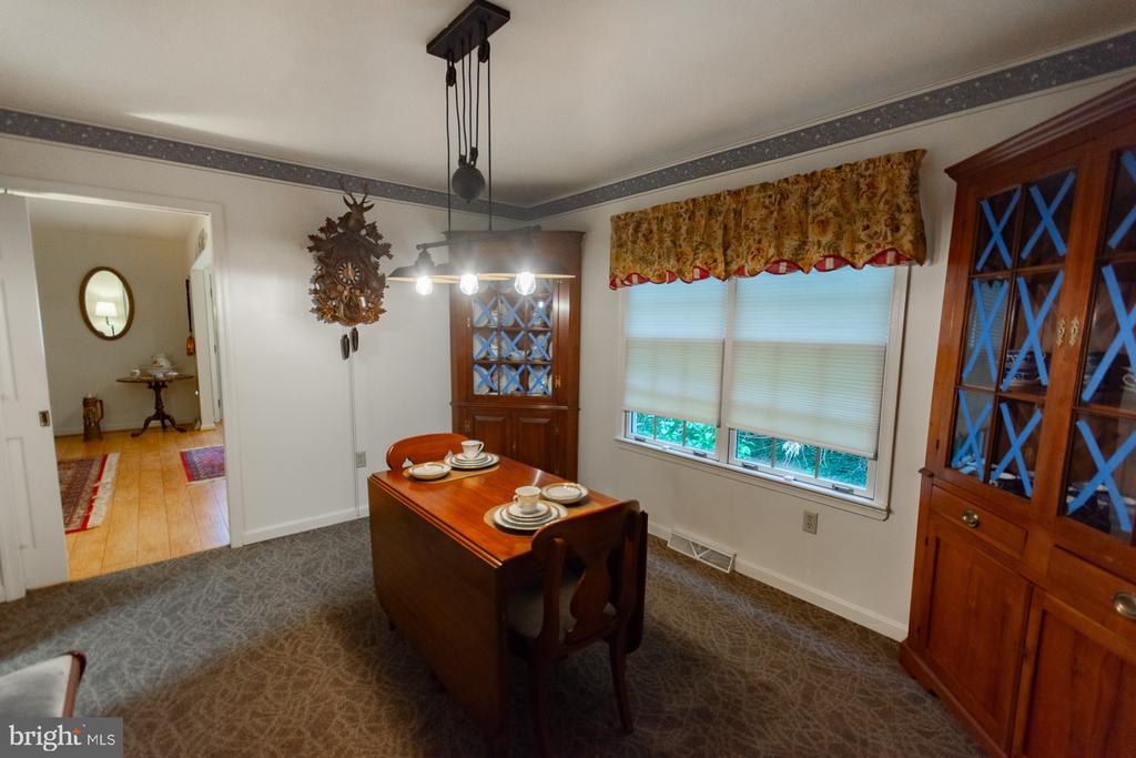 406 AZALEA LANE