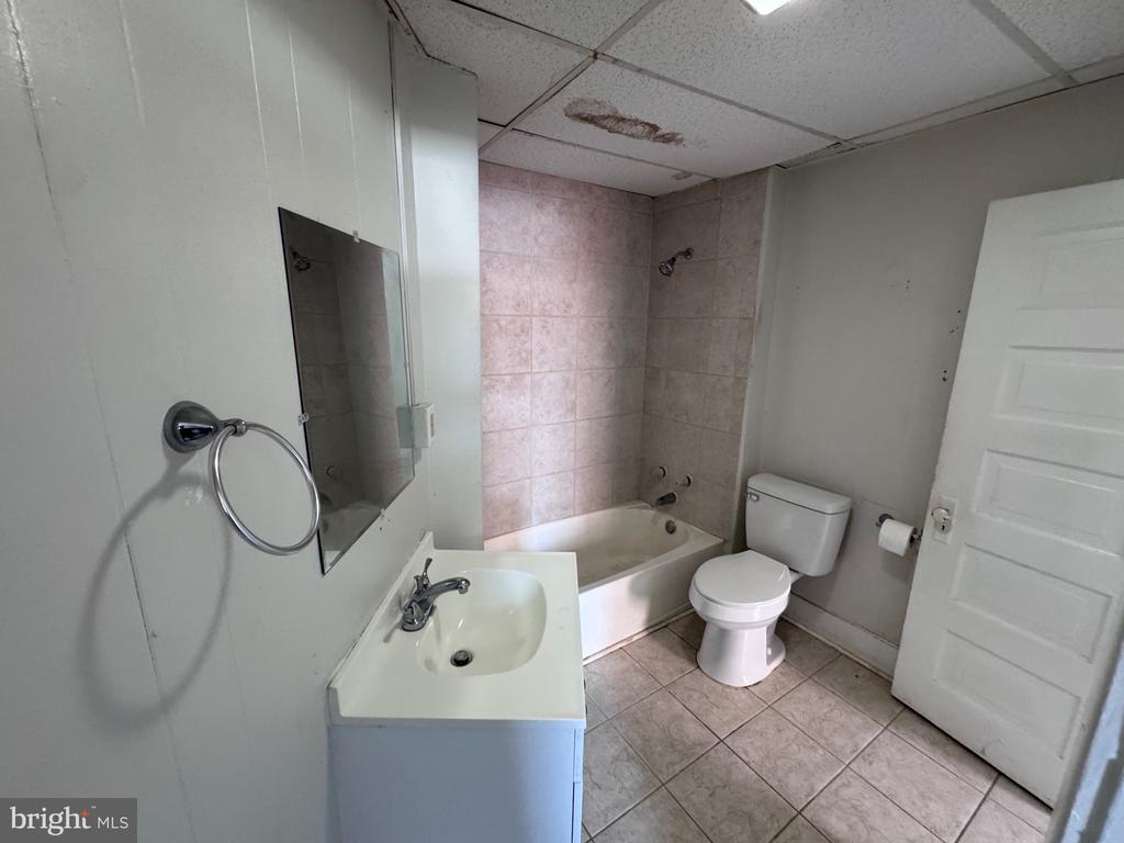 117 E MARTIN STREET Unit: 1