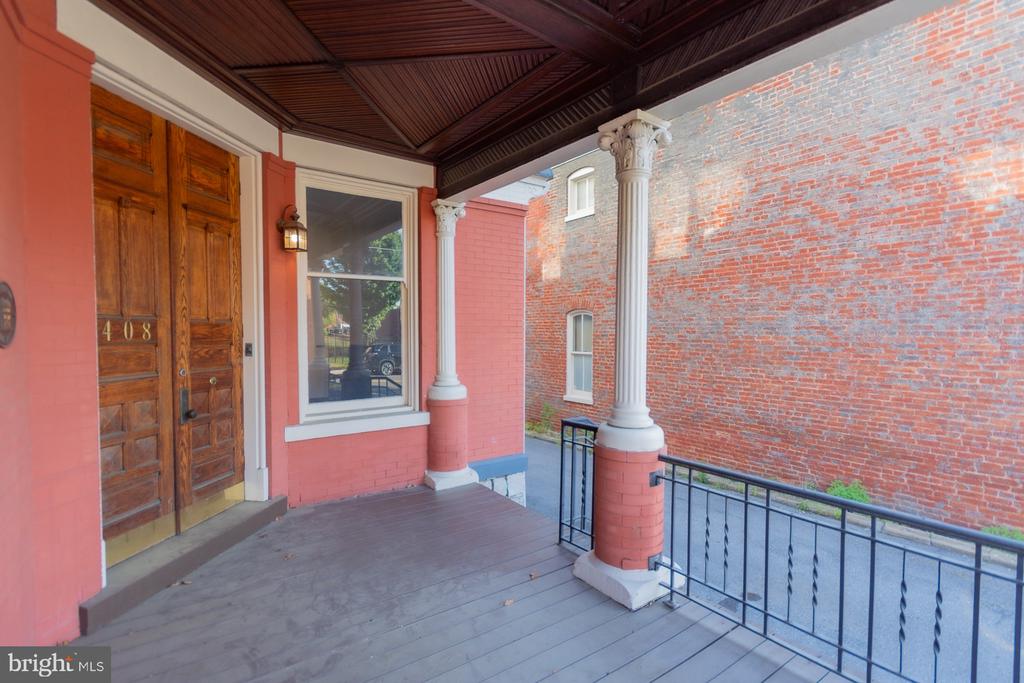 408 W KING STREET