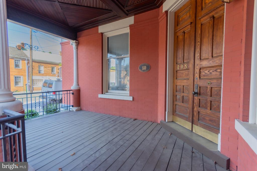 408 W KING STREET