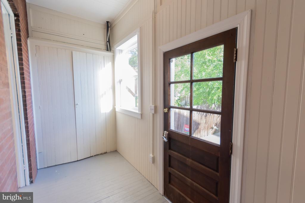 408 W KING STREET