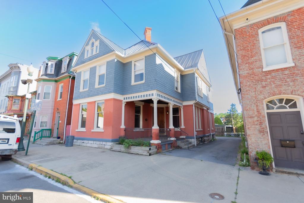 408 W KING STREET