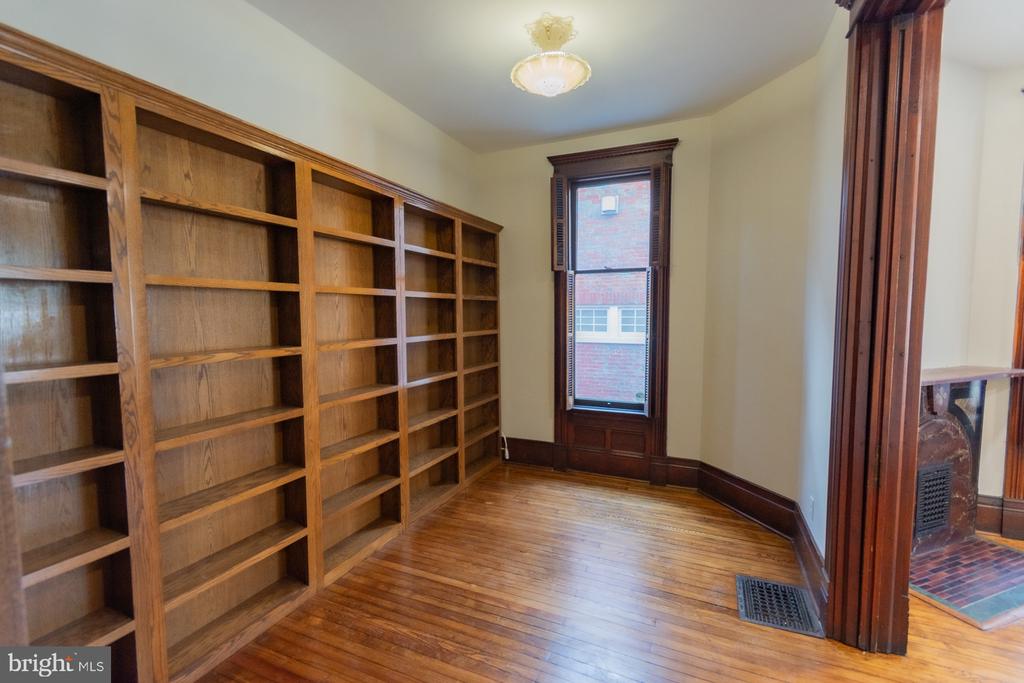 408 W KING STREET