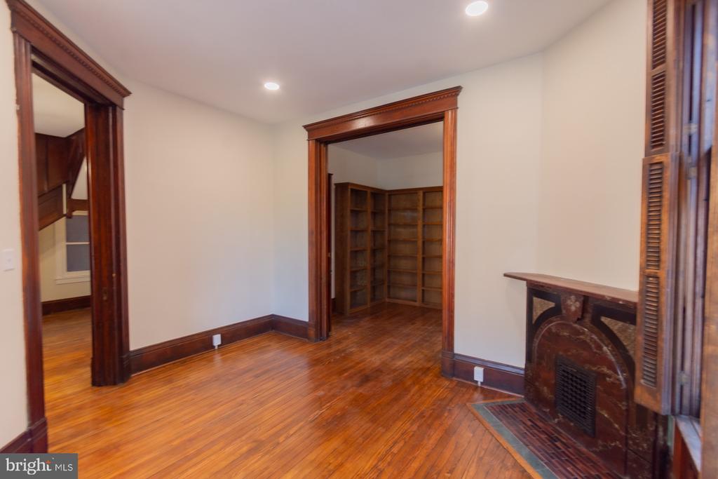 408 W KING STREET