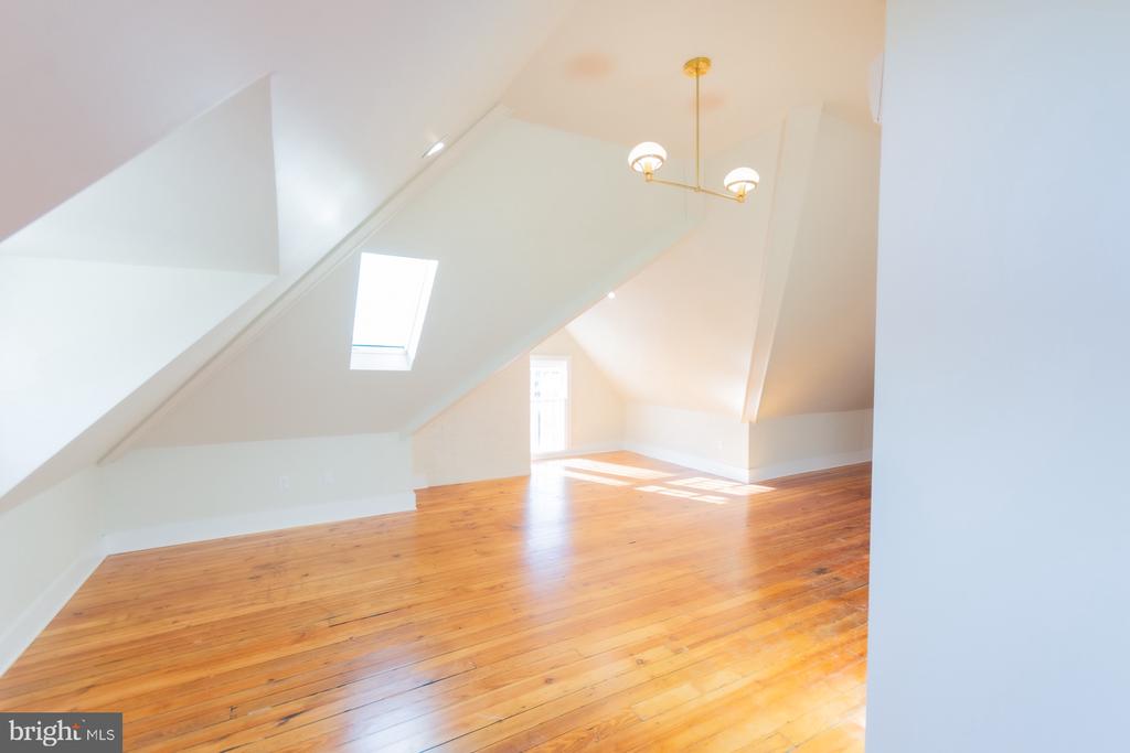 408 W KING STREET
