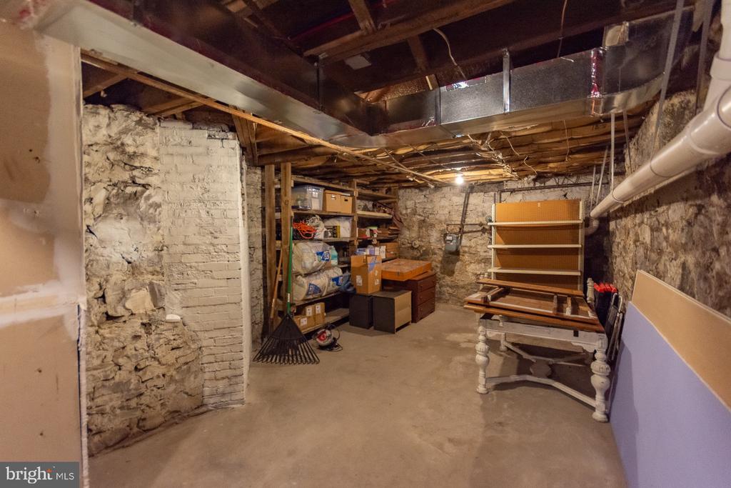 408 W KING STREET