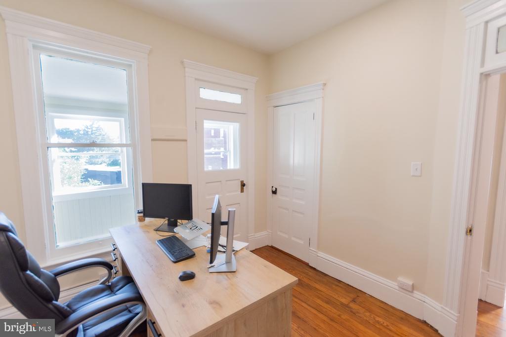 408 W KING STREET