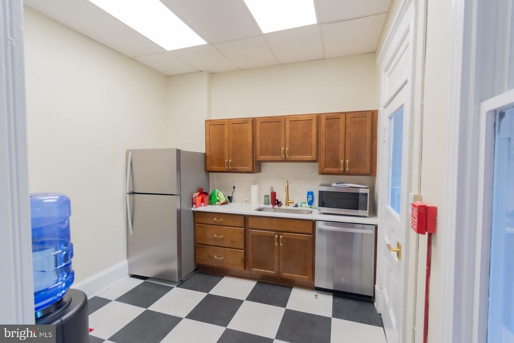 408 W KING STREET