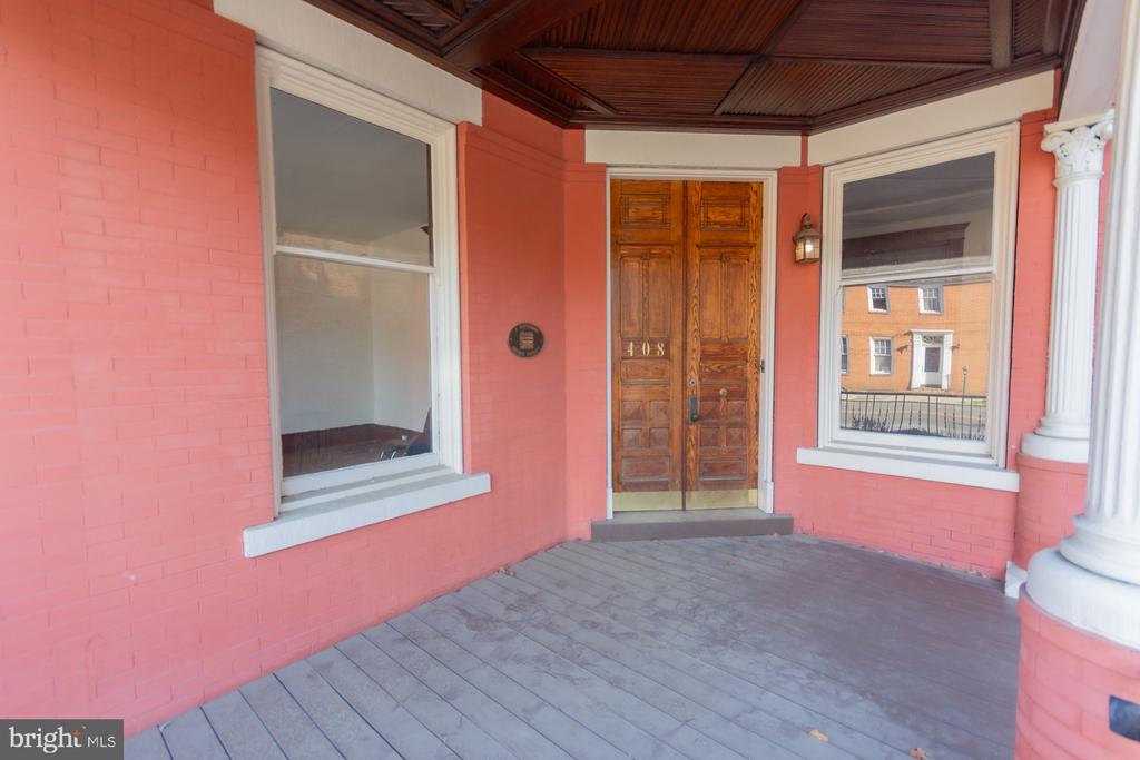 408 W KING STREET