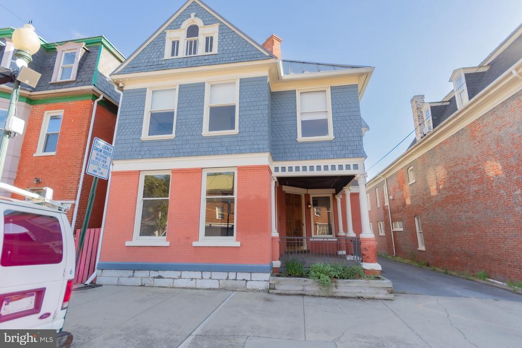 408 W KING STREET