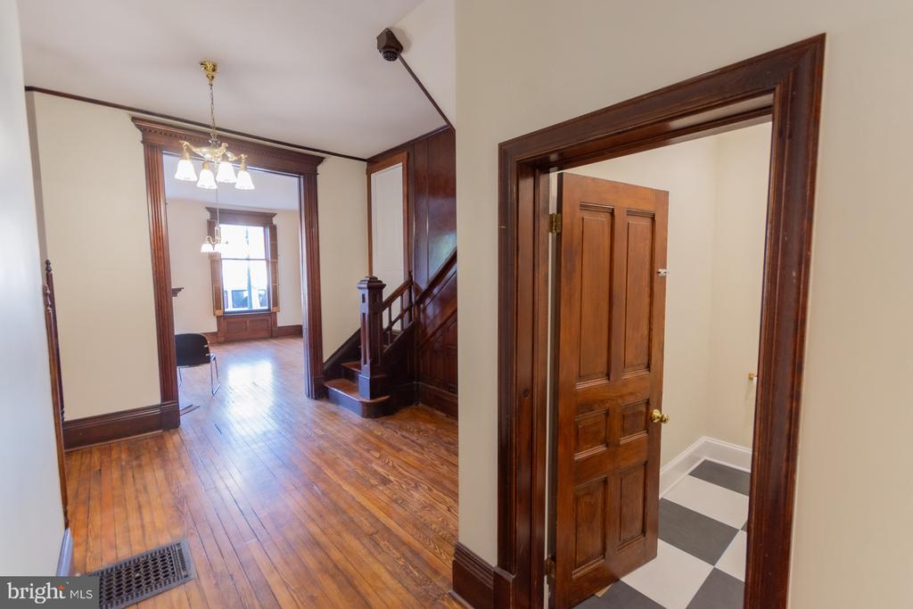 408 W KING STREET