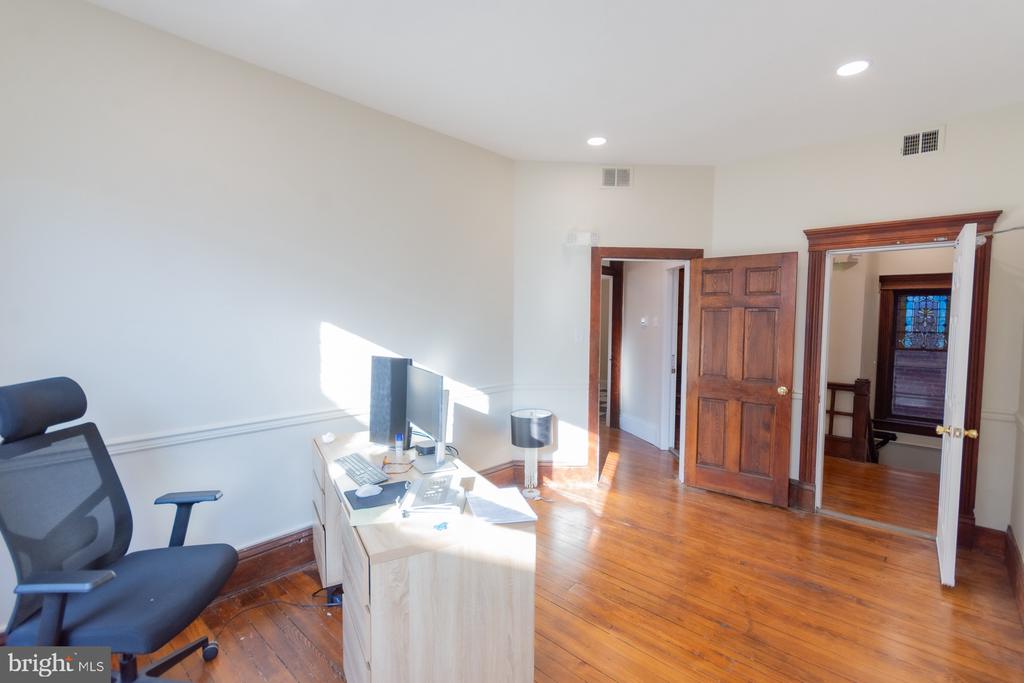 408 W KING STREET