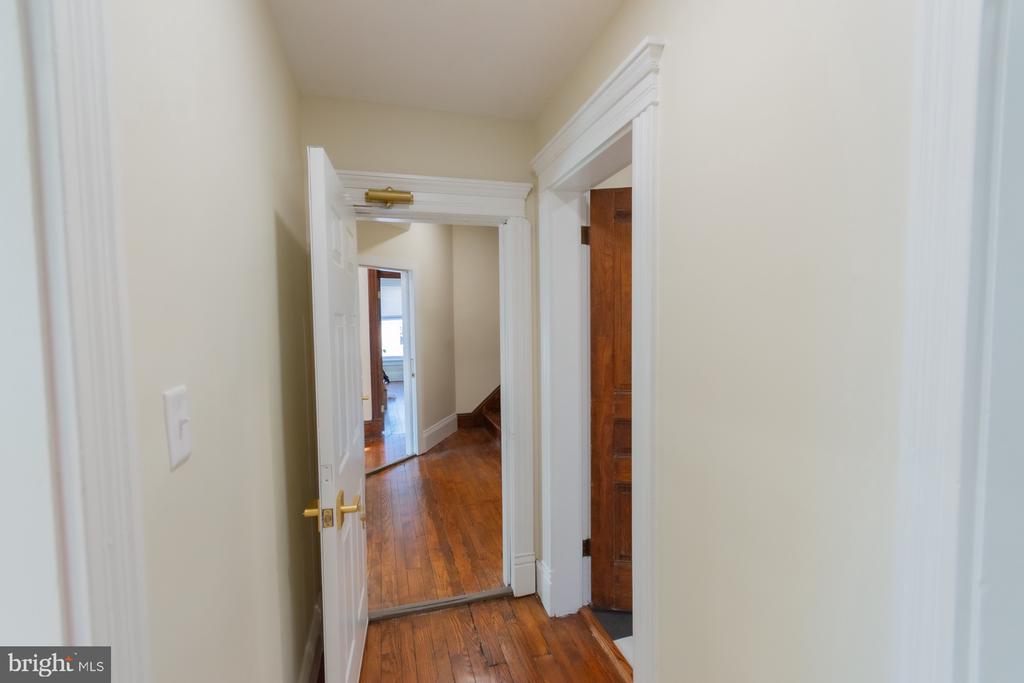 408 W KING STREET